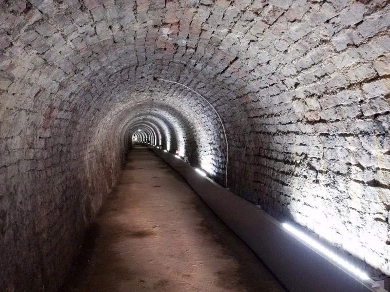 Victoria tunnel
